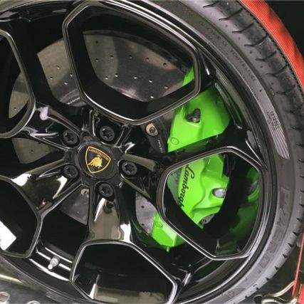 Sports car wheel