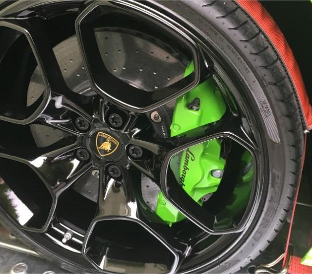 Sports car wheel